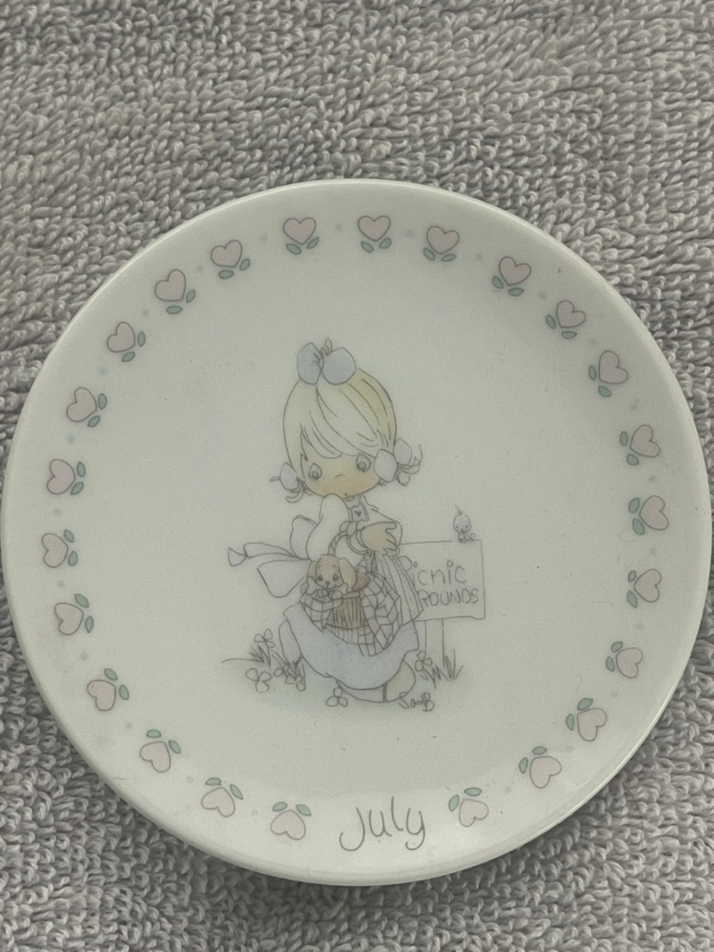 Precious Moments July mini plate with stand
